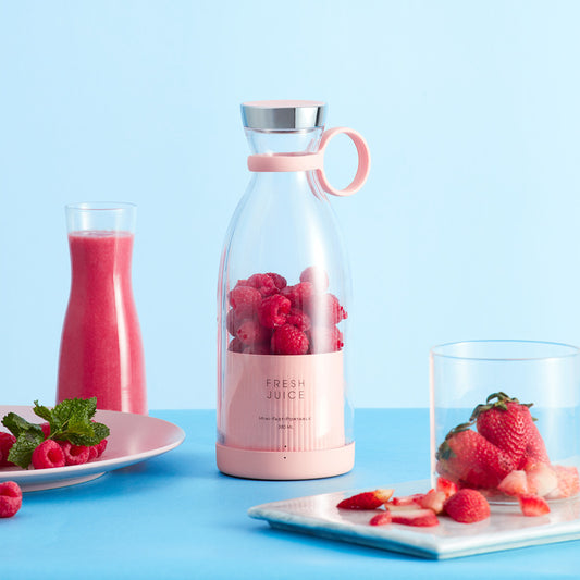 Portable USB Rechargeable Fruit Juicer Blender for Travel and Home Use

