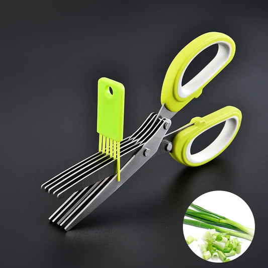 Kitchen scissors with cleaning comb