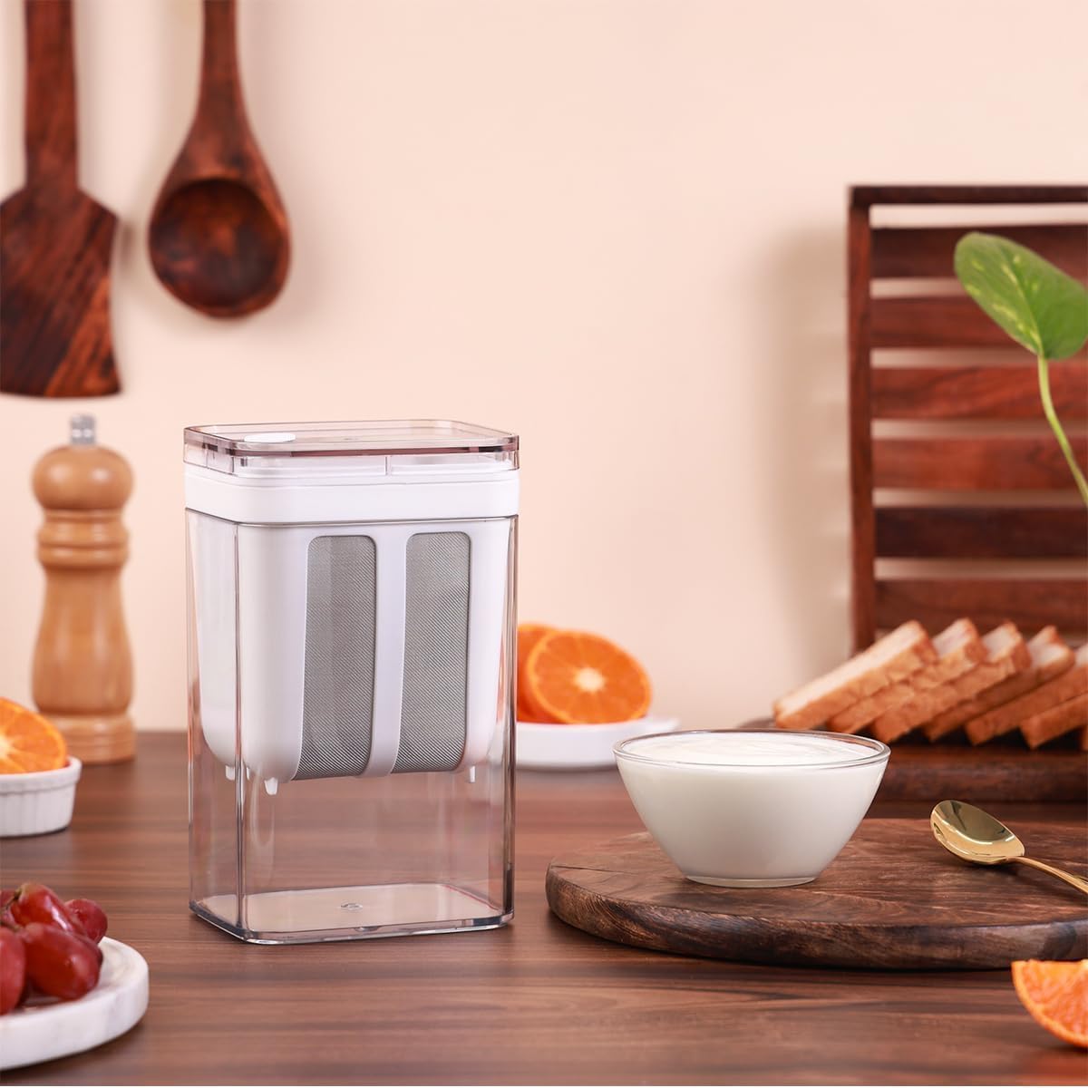 Compact kitchen appliance for making curd